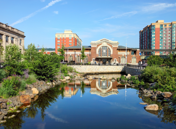 Laundry Pick up and Drop Off by VeeWash